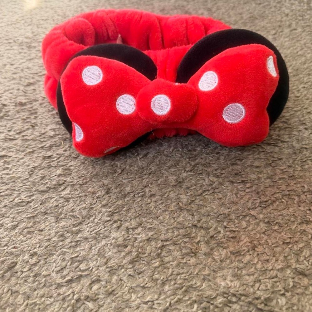 The Creme Shop Disney Minnie Mouse Red Spa Headband